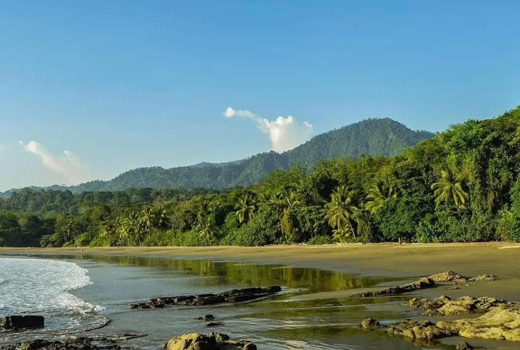 playa dominical costa rica