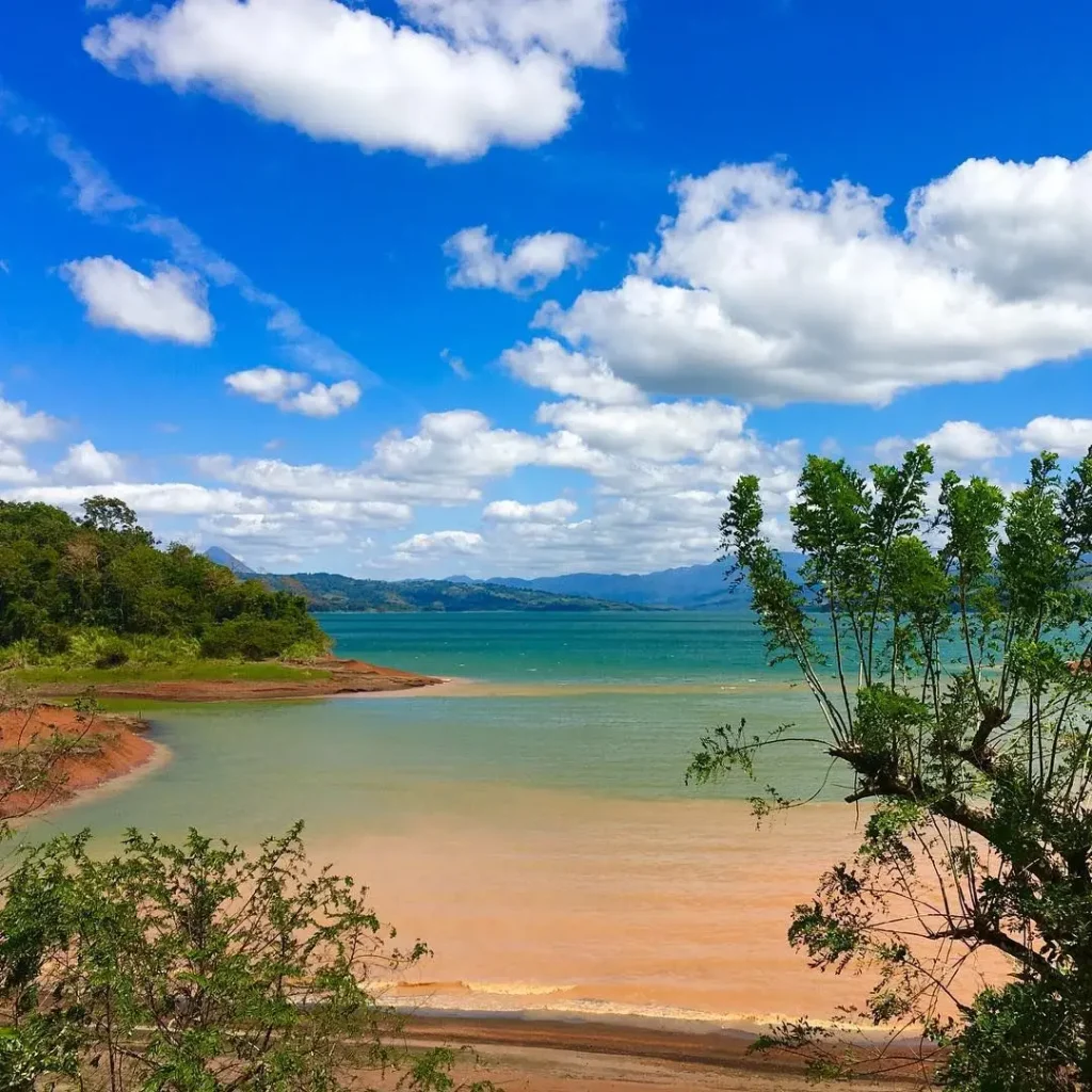 Nuevo arenal-costa rica